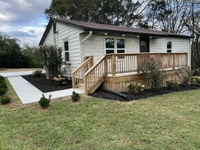 304 Greenview Dr in Columbia, TN - Building Photo - Building Photo