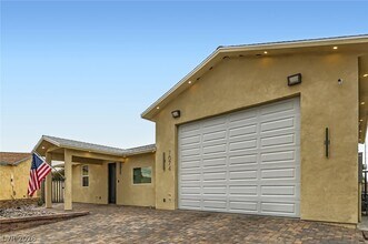 7074 Pinebrook Ct in Las Vegas, NV - Building Photo - Building Photo