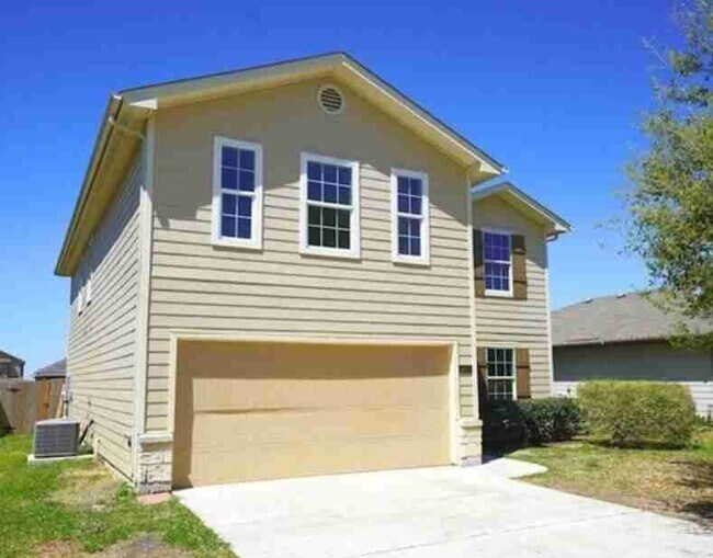 property at 4611 Jeffs Farm
