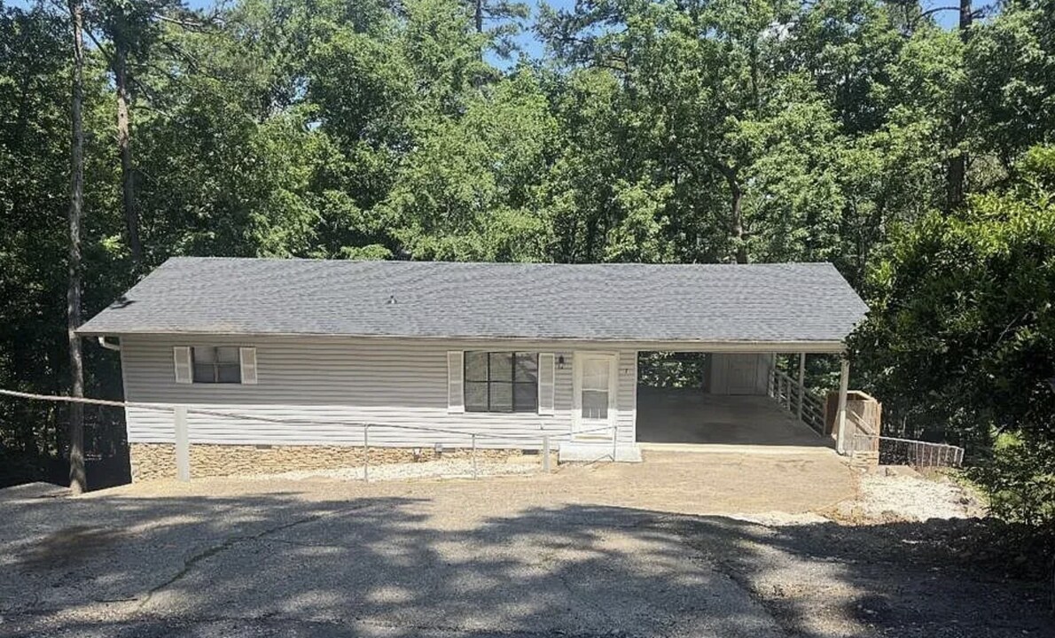 7 Laja Cir in Hot Springs, AR - Building Photo