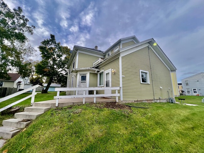 2205 Park Pl in Sheboygan, WI - Building Photo - Building Photo