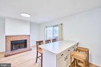 5 Briarstone Ln in Gaithersburg, MD - Building Photo - Building Photo