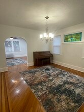 222 Castleton Ave, Unit 1 in Staten Island, NY - Foto de edificio - Building Photo