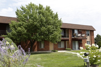 Barberry Apartments in Dyer, IN - Foto de edificio - Building Photo