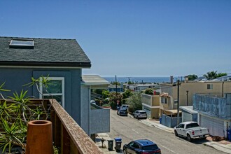 1130 1st Pl in Hermosa Beach, CA - Building Photo - Building Photo