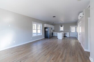 2 Cottage Ln in Lancaster, MA - Building Photo - Building Photo