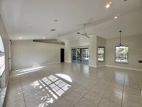 300 SW 24th Pl in Cape Coral, FL - Building Photo - Building Photo