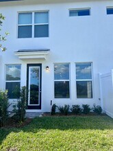 6040 Praza Ln in Greenacres, FL - Building Photo - Building Photo