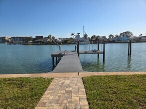 11140 5th St E in Treasure Island, FL - Building Photo - Building Photo