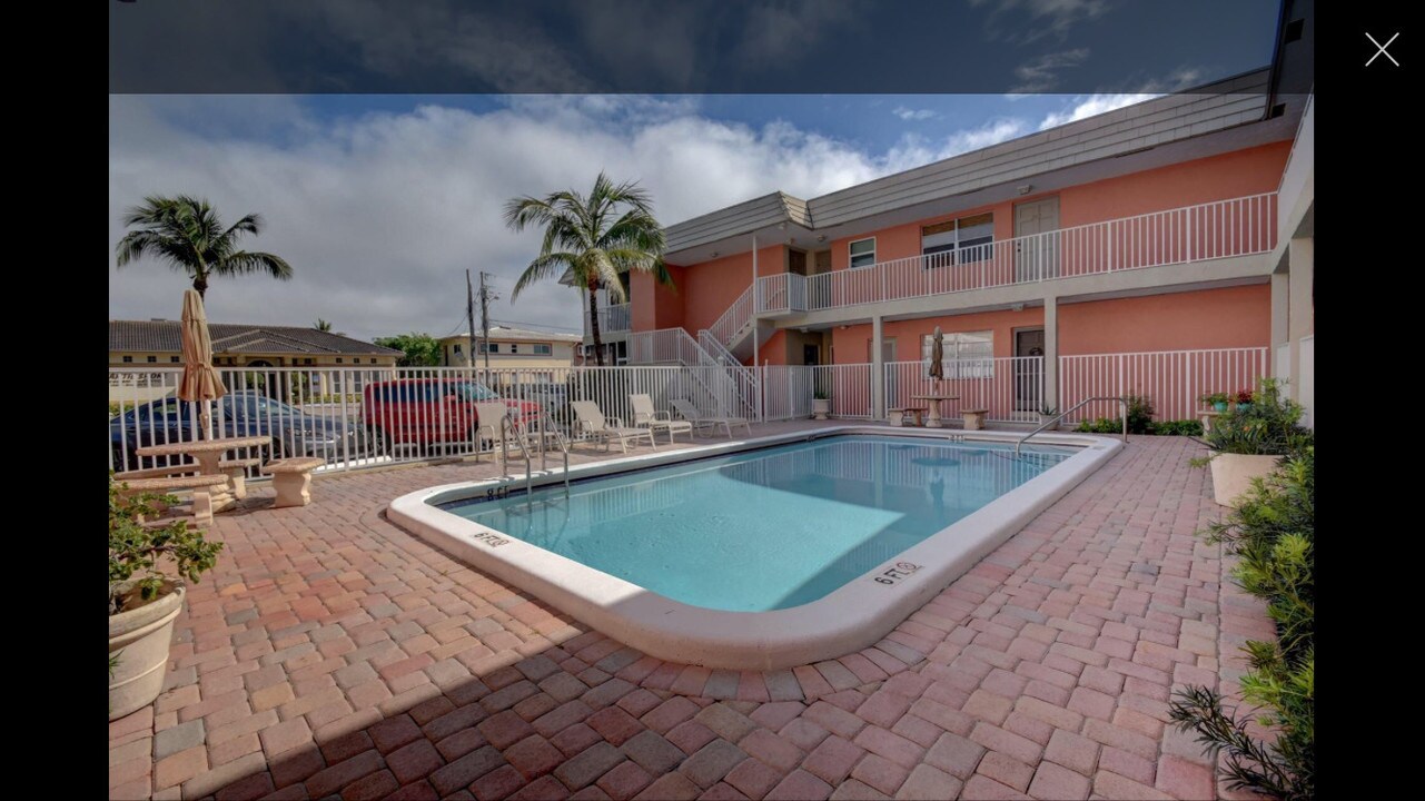 1450 N Riverside Dr in Pompano Beach, FL - Foto de edificio