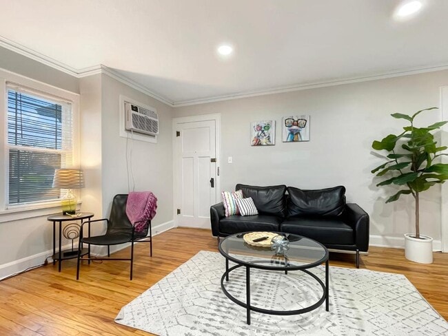 4009 University Ave, Unit #1