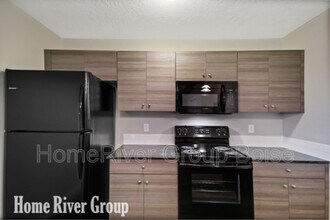 1340 S Edgewater Cir in Nampa, ID - Building Photo - Building Photo