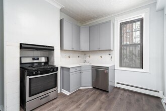 728 Bergen Ave in Jersey City, NJ - Building Photo - Building Photo