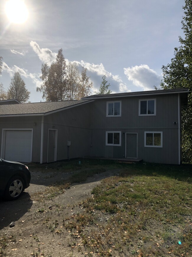 1670 N Basie Point Cir, Unit 2 in Wasilla, AK - Building Photo - Building Photo