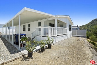 30473 Mulholland Hwy in Agoura Hills, CA - Building Photo - Building Photo
