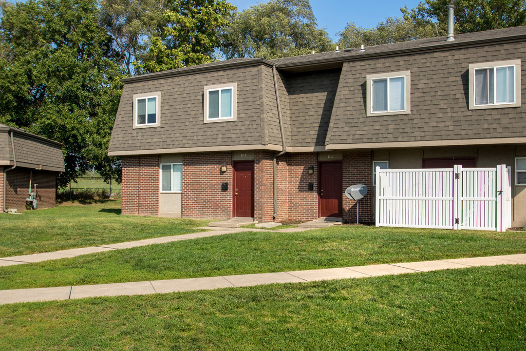 Featherstone Apartments in Council Bluffs, IA - Building Photo