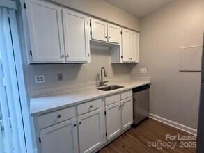 406 W 9th St in Charlotte, NC - Foto de edificio - Building Photo