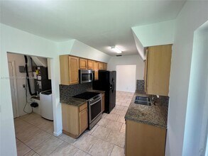 3350 SW 16th Ct in Fort Lauderdale, FL - Building Photo - Building Photo