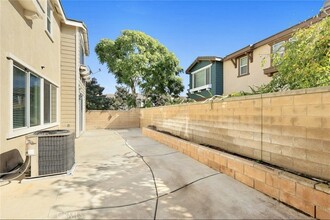 6881 Vanderbilt St in Chino, CA - Foto de edificio - Building Photo