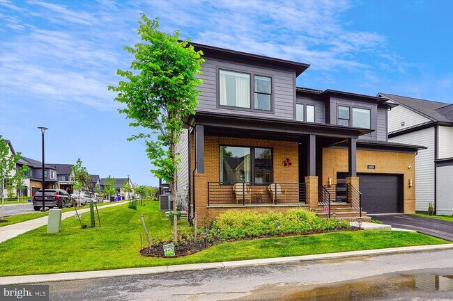 6814 Silver Linden St in Bethesda, MD - Building Photo - Building Photo