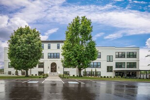 211 W Colville St, Unit 305 in McMinnville, TN - Building Photo