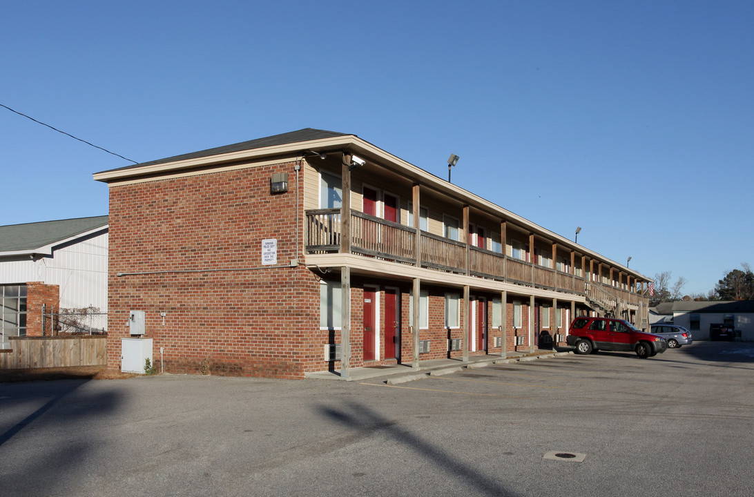 1824 Yeamans Hall Rd in Charleston, SC - Building Photo