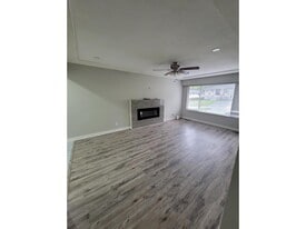 9729 Princess Dr in Surrey, BC - Building Photo