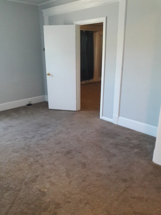 947 Campbell Ave in West Haven, CT - Building Photo