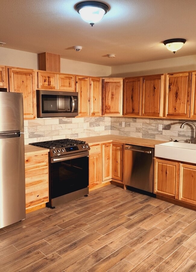 property at 3175 W Riverdell Dr