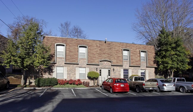 Castle Terrace Apartments in Knoxville, TN - Building Photo - Building Photo