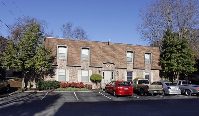 Castle Terrace Apartments in Knoxville, TN - Foto de edificio - Building Photo