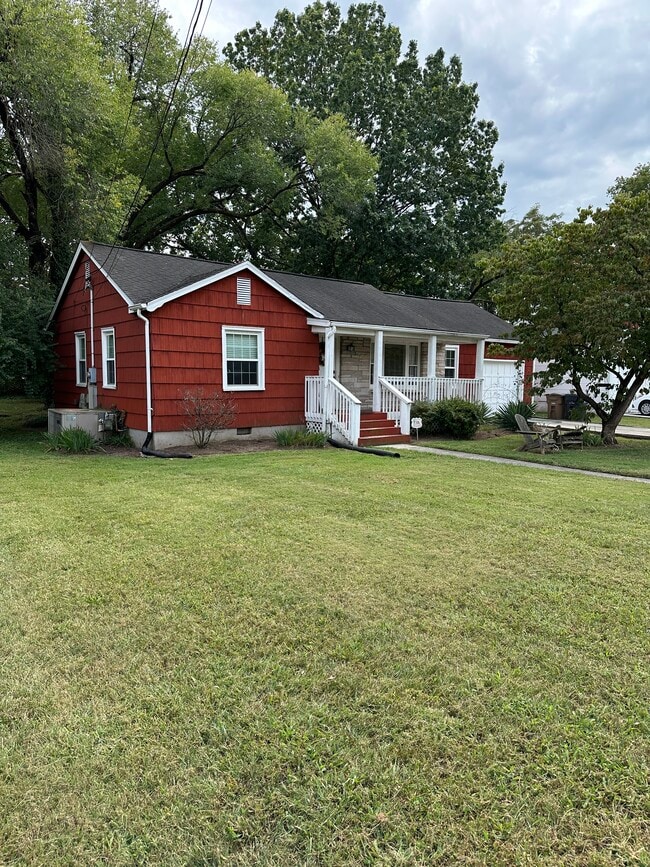 property at 2414 Fairmont Blvd