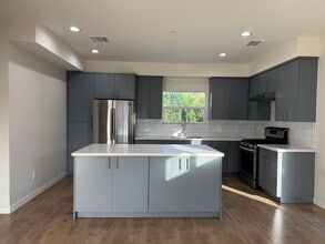 5124 Denny Ave in North Hollywood, CA - Building Photo - Building Photo