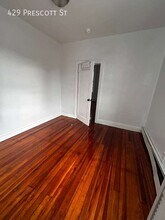 429 Prescott St in Yonkers, NY - Building Photo - Building Photo