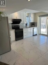 49 Roy Harper Ave in Aurora, ON - Building Photo - Building Photo