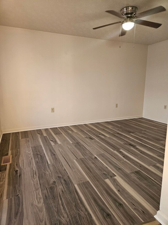 325 Clearwater Way in Mount Sterling, KY - Building Photo - Building Photo