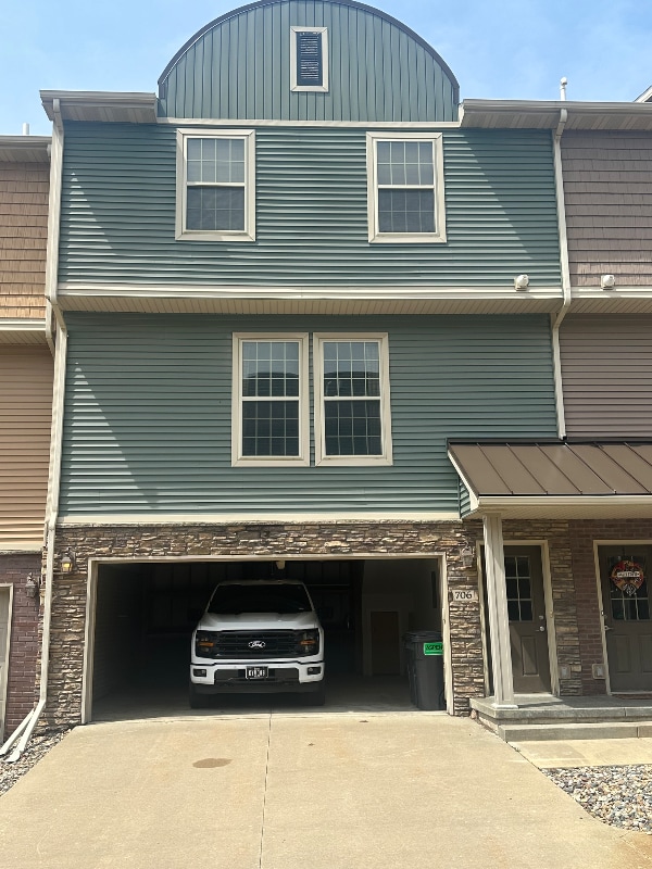 property at 3600 SE Glenstone Dr