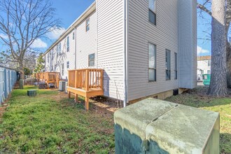 4726 Hollis Rd in Virginia Beach, VA - Building Photo - Building Photo