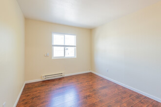 3024 Fruitvale Ave in Oakland, CA - Foto de edificio - Interior Photo