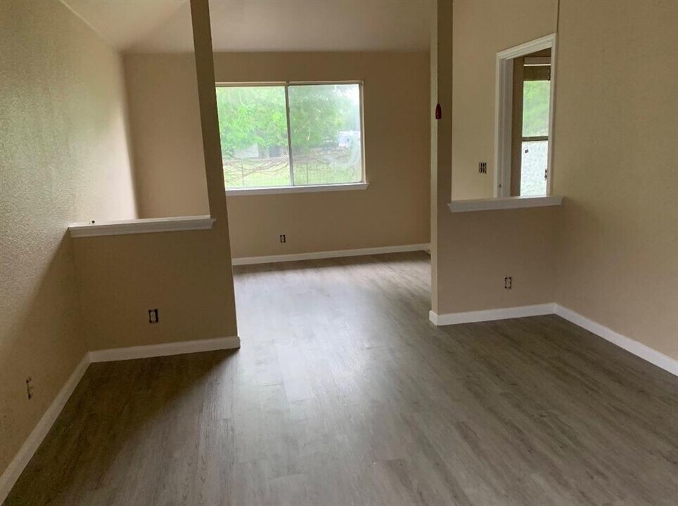 161 Bunny Trail in Kyle, TX - Building Photo