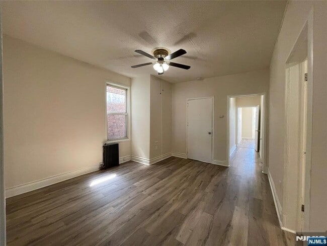 115 Park Ave in Newark, NJ - Foto de edificio - Building Photo