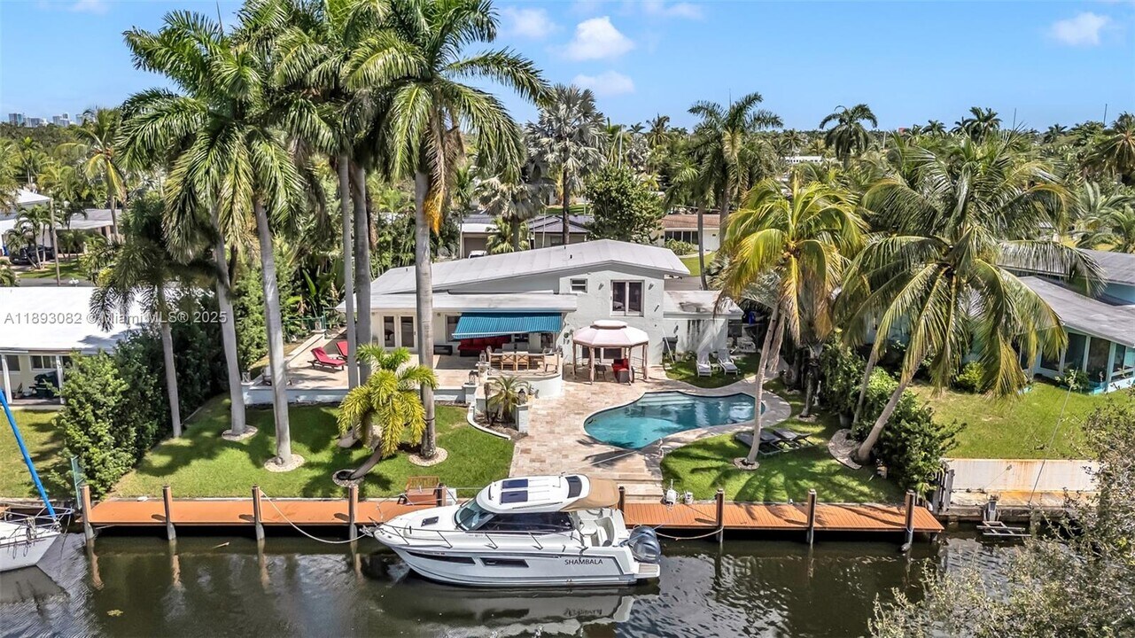 2613 Tortugas Ln in Fort Lauderdale, FL - Foto de edificio