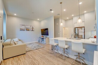 143 Avenida Chapala in San Marcos, CA - Building Photo - Building Photo