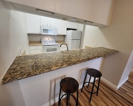 7025 Holiday Dr in Galveston, TX - Building Photo - Building Photo