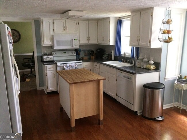 207 Lanyard Loop in Peachtree City, GA - Building Photo - Building Photo