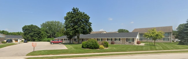 628 W State St in Hartford, WI - Building Photo - Building Photo