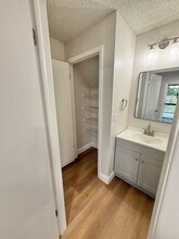 14309 Village View Dr in Tampa, FL - Building Photo - Building Photo