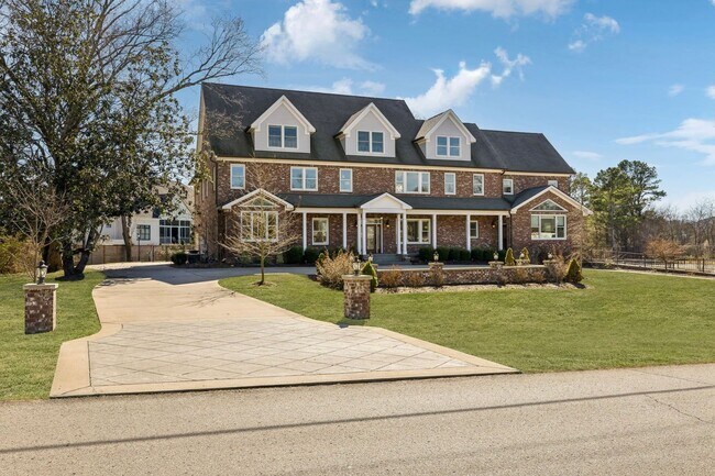 5111 Meadow Lake Rd in Brentwood, TN - Building Photo - Building Photo