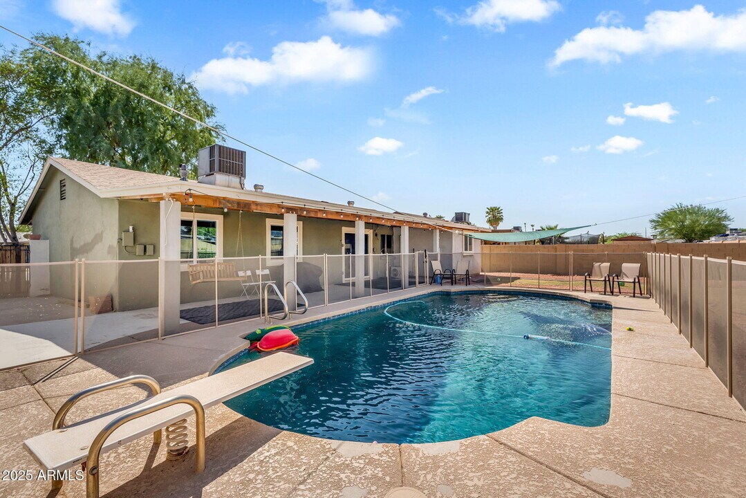 4902 W Sheridan St in Phoenix, AZ - Building Photo