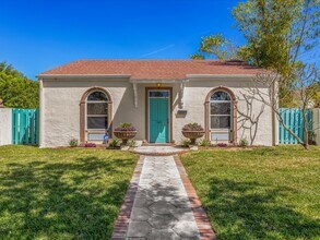 145 18th Ave SE in St. Petersburg, FL - Building Photo - Building Photo
